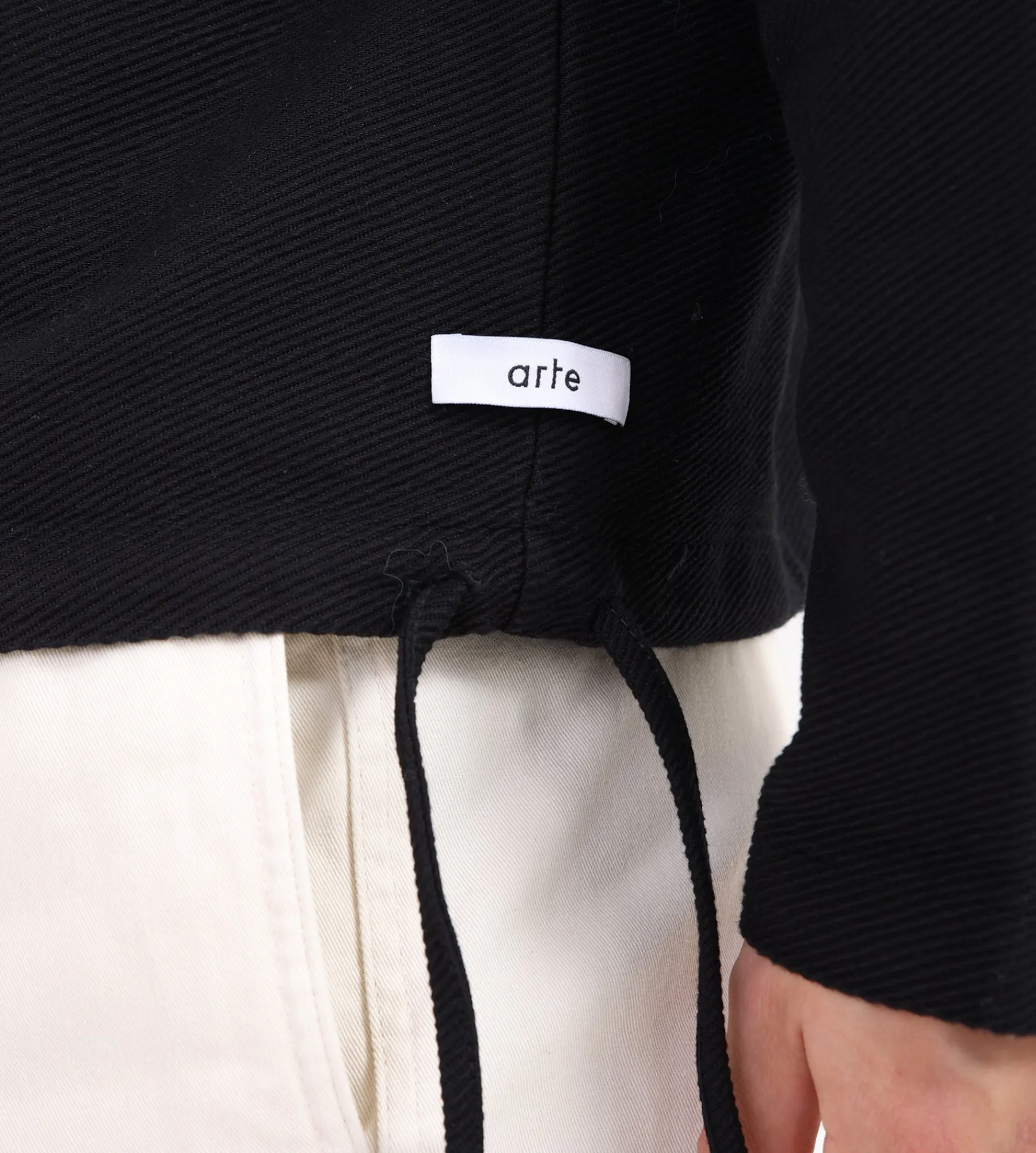 Arte Antwerp Label Pullover Black