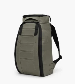 D__b__™ Hugger Backpack 25L Forest Green