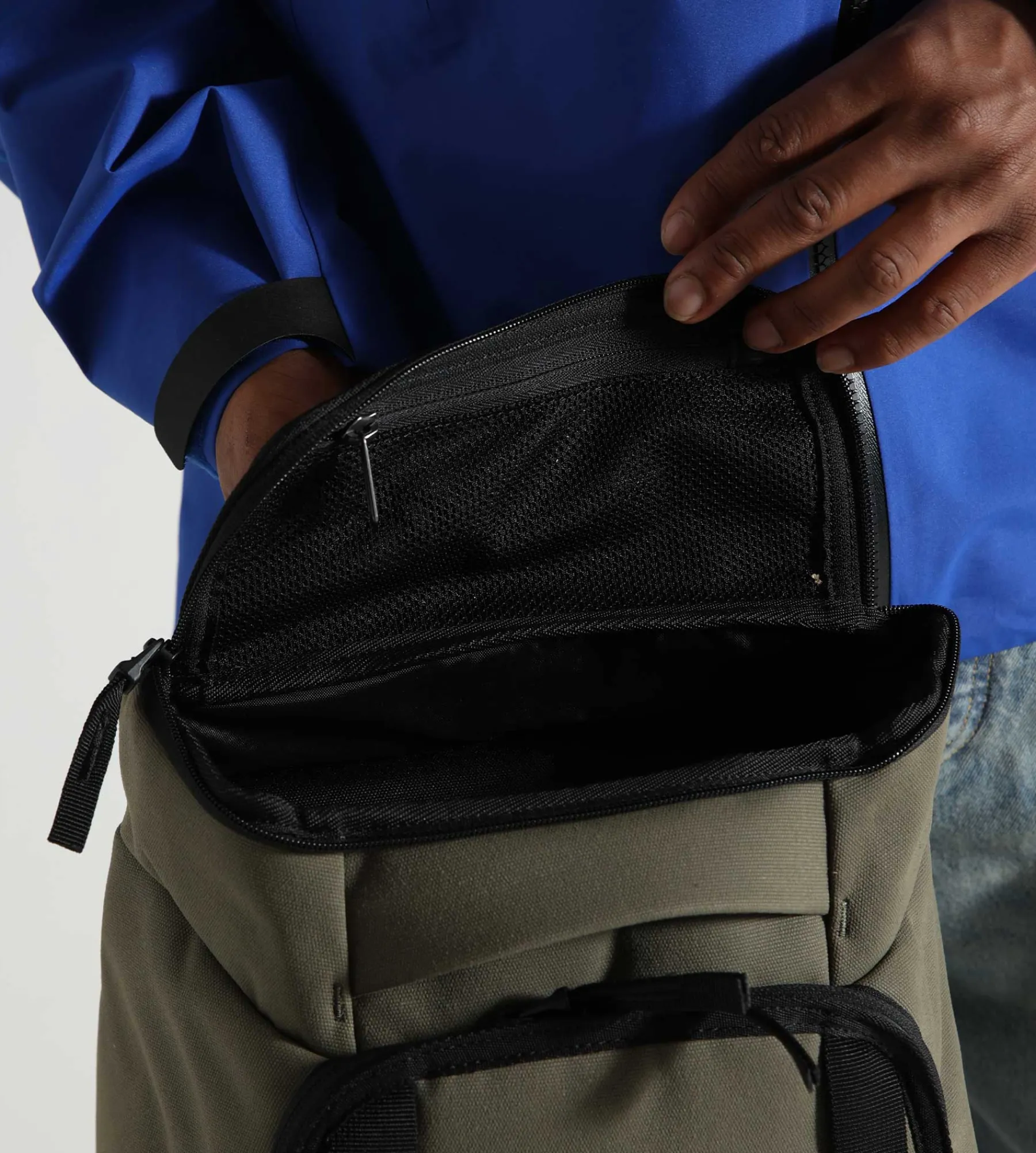 D__b__™ Hugger Backpack 25L Mash Green