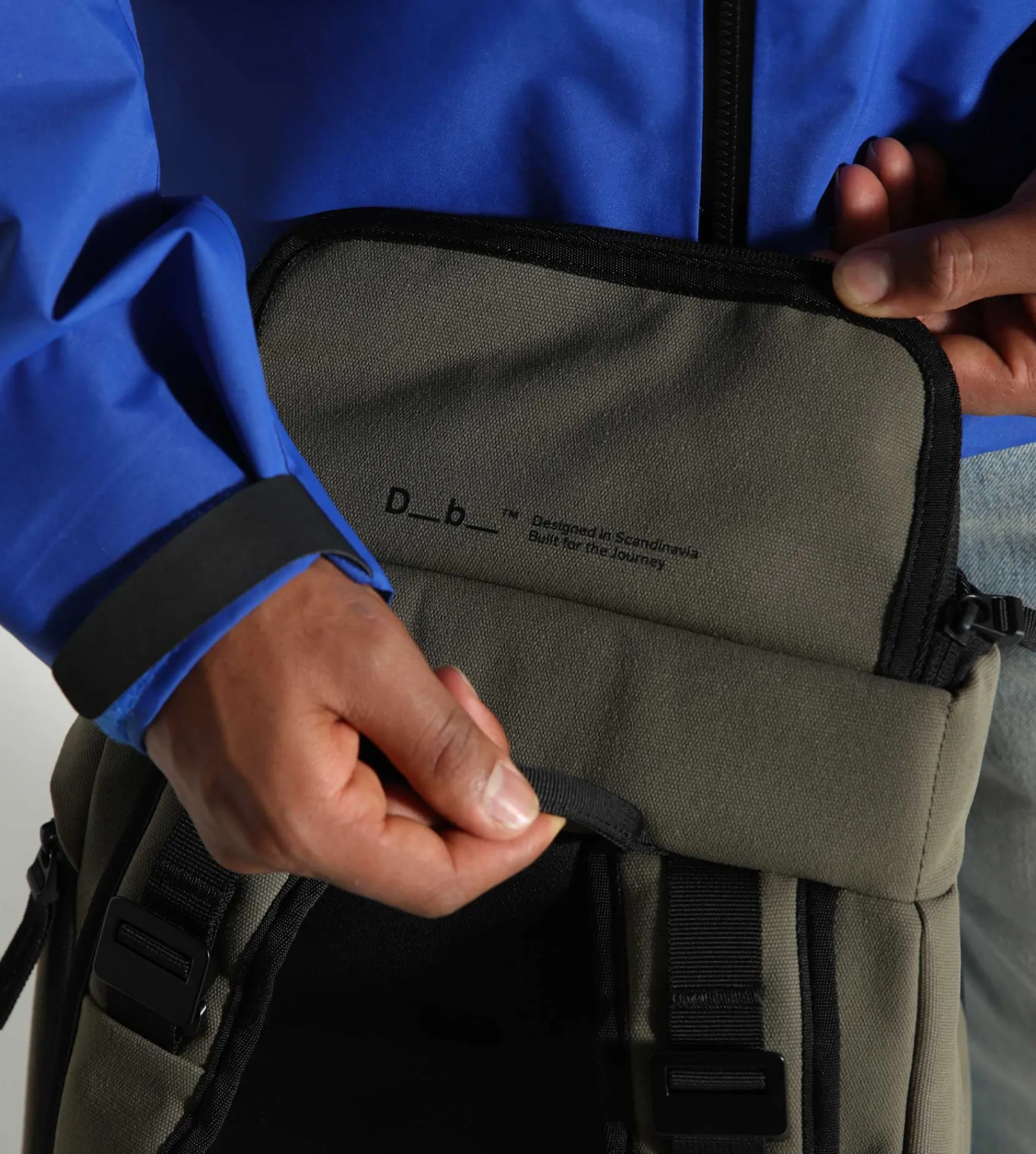 D__b__™ Hugger Backpack 25L Mash Green