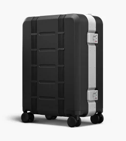 D__b__™ Ramverk Pro Carry-on Silver