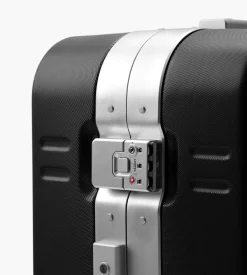 D__b__™ Ramverk Pro Carry-on Silver
