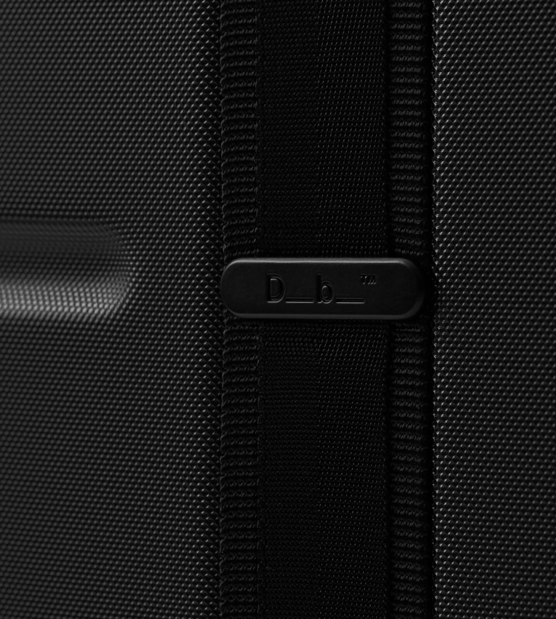D__b__™ Ramverk Pro Check-in Luggage Medium Silver