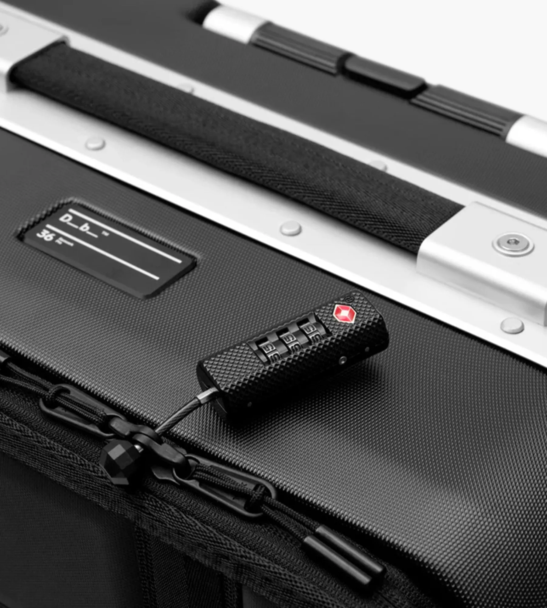D__b__™ Ramverk Pro Front-access Carry-on Black Out
