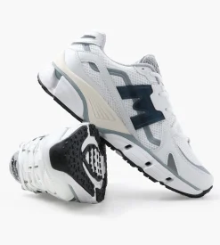 Karhu Super Fulcrum White Deep Dive