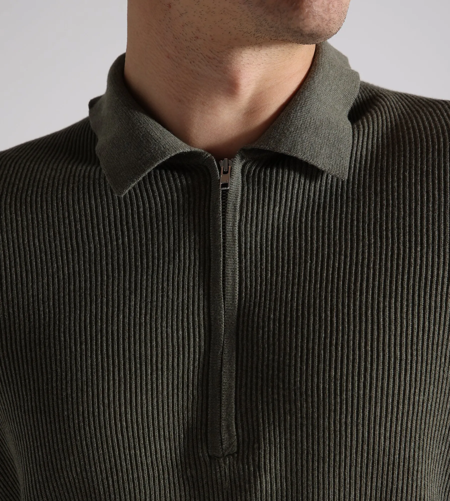 NN.07 Hansie LS Zip 6600 Capers