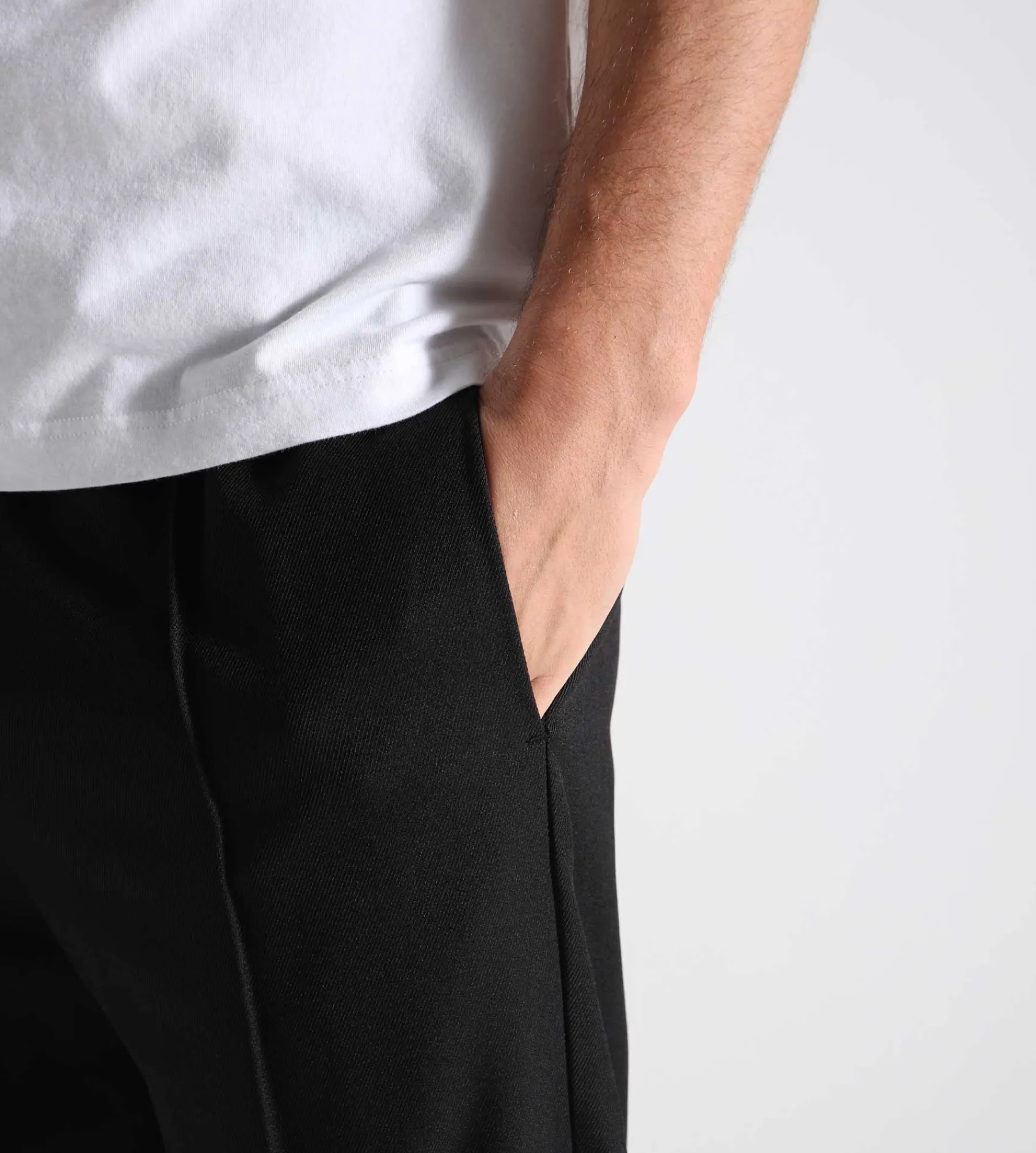 OLAF Pintuck Trousers Black