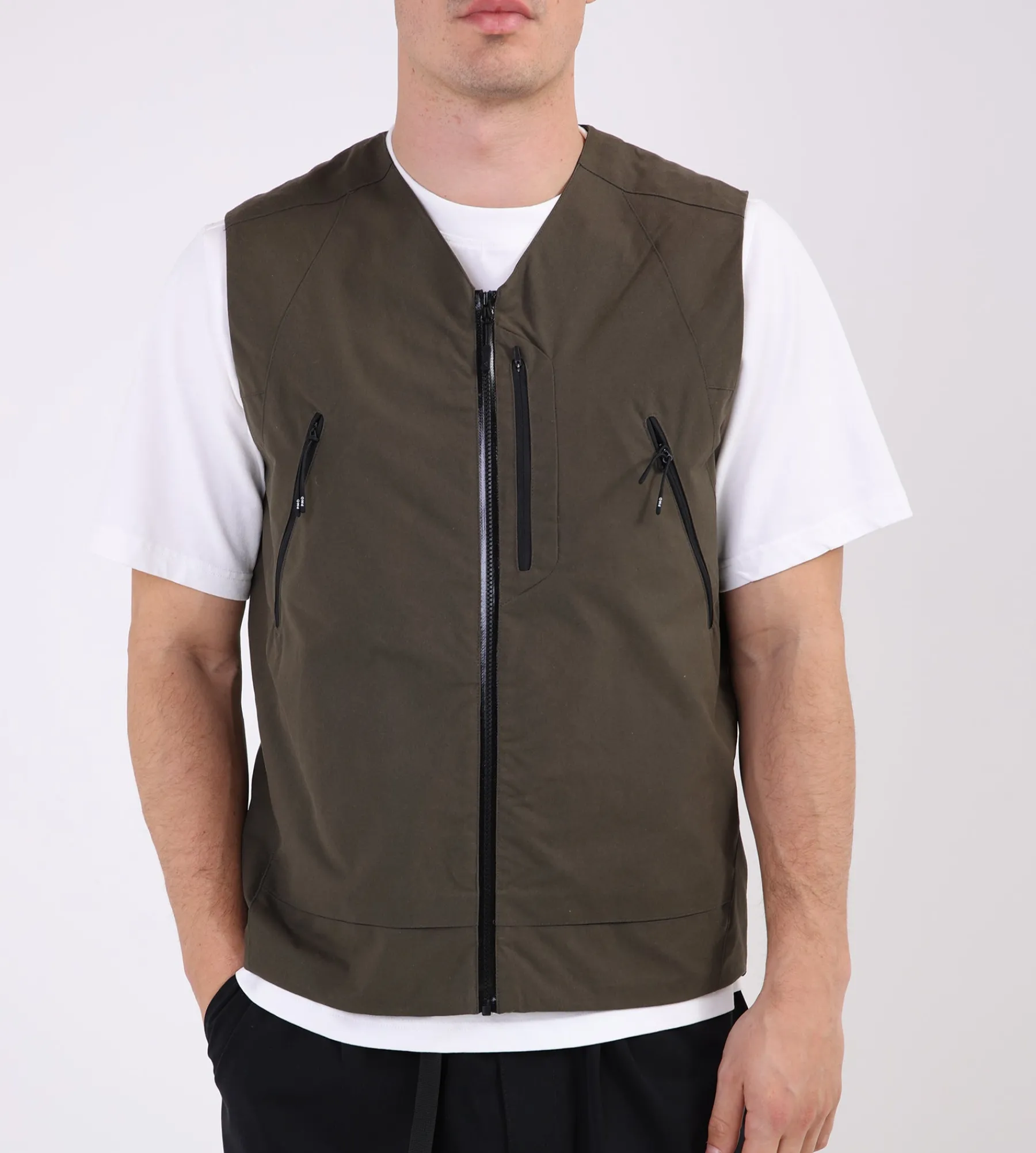 Purple Mountain Observatory Waxed Cygnus Gilet – P200 Washwax Khaki